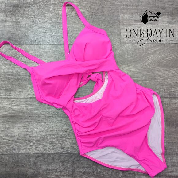 Eomenie Cross Front Cut Out One Piece Swimsuit Size M - Picture 3 of 7